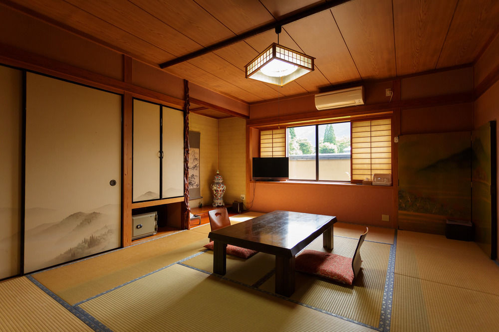 Yufuin Ryokan Nogiku מראה חיצוני תמונה